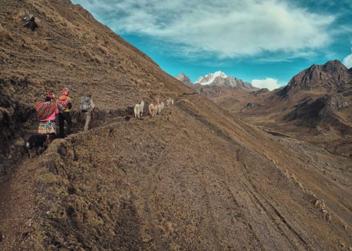 Caminata por el valle de Lares