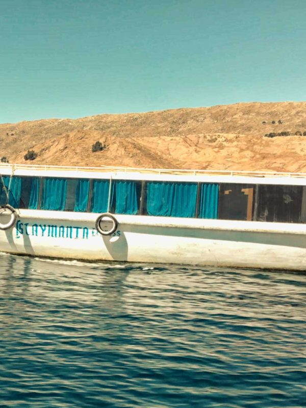 Navegando en el lago Titicaca