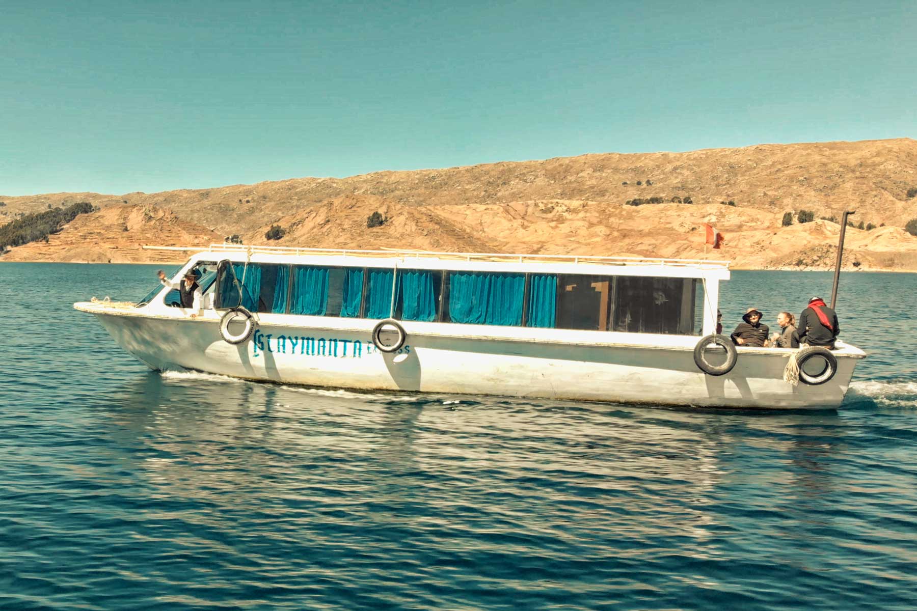 Navegando en el lago Titicaca