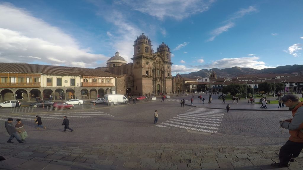 Panor&aacute;mica de la Plaza de Armas y templos de Cusco para itinerario de 4 d&iacute;as